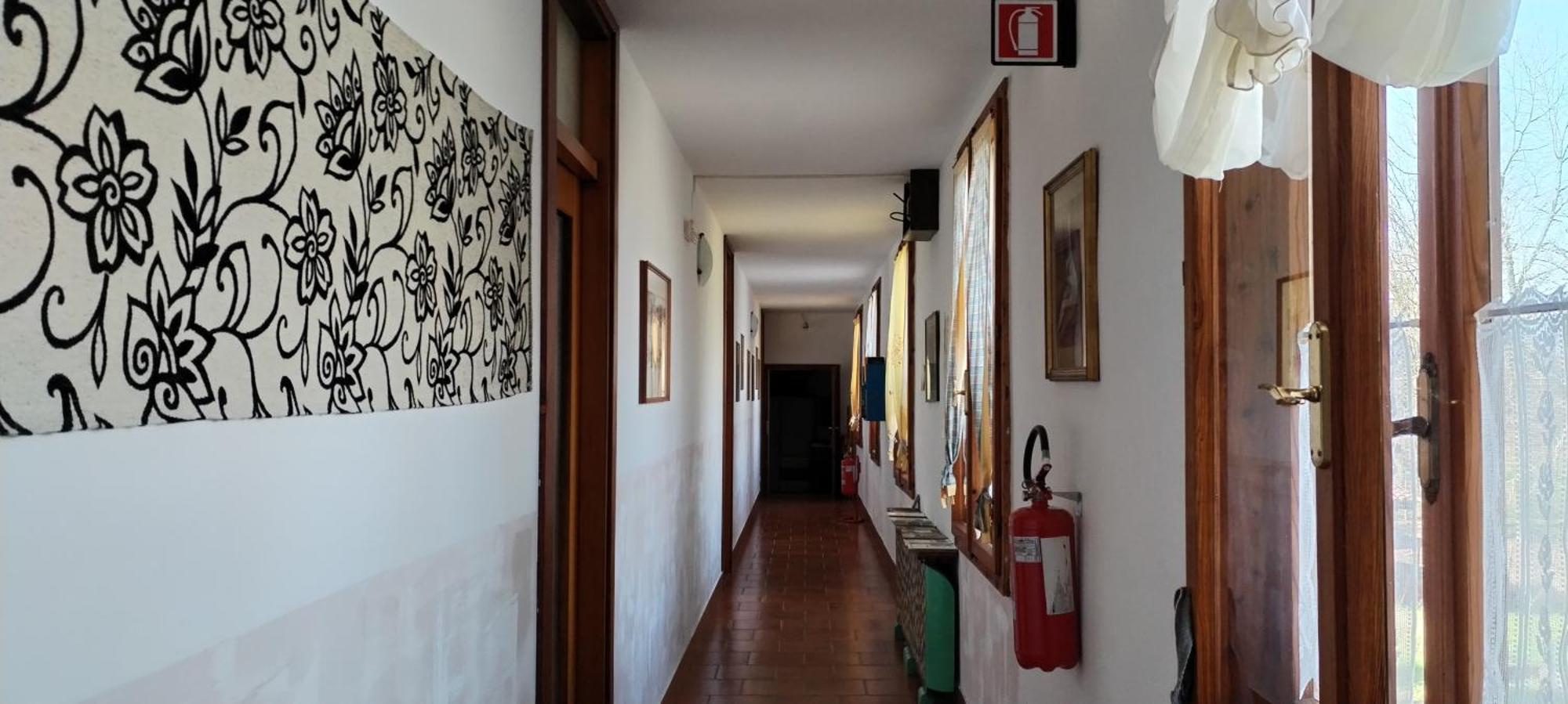 Stasion Di Pueste Nogaredo Buitenkant foto